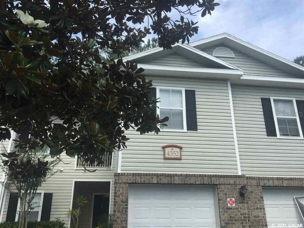 4352 NW 49 St. #106, Gainesville, FL 32606
