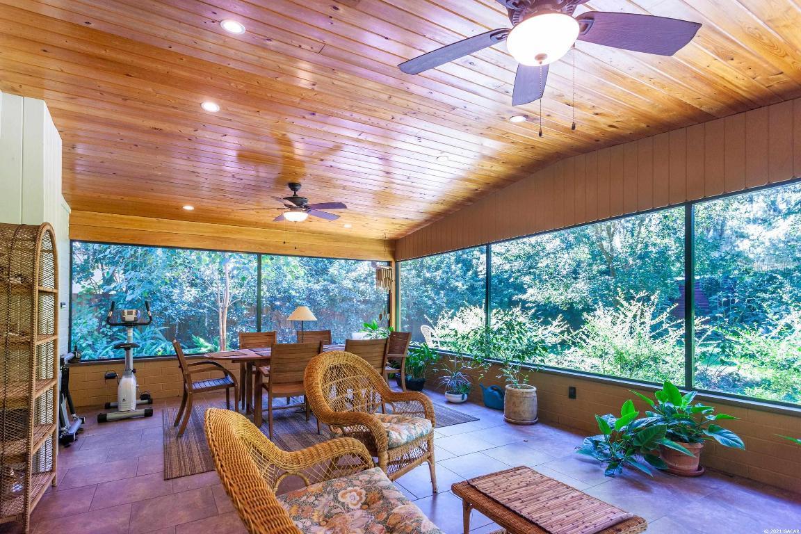 1502 NW 17th St., Gainesville, FL 32605