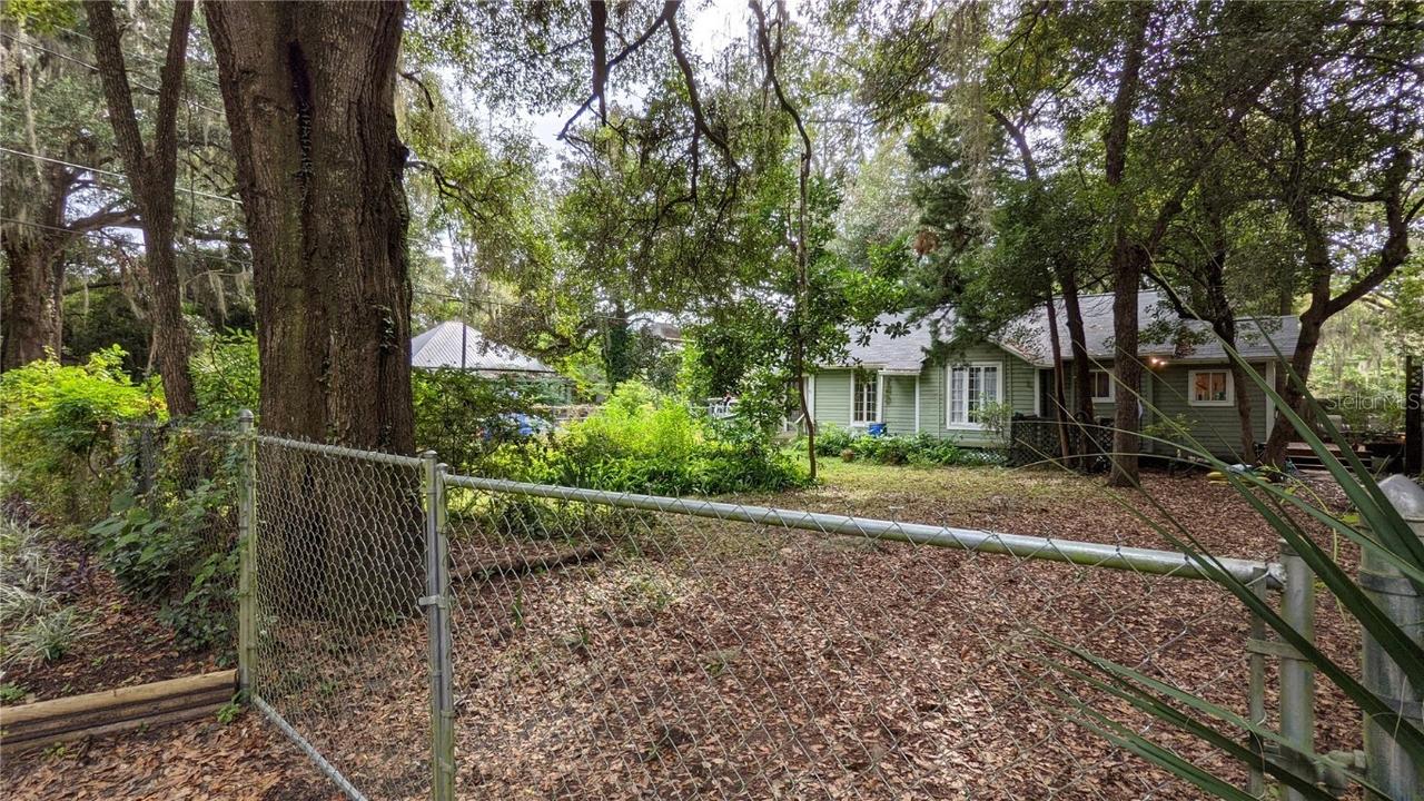 310 NW 8th St., Gainesville, FL 32601