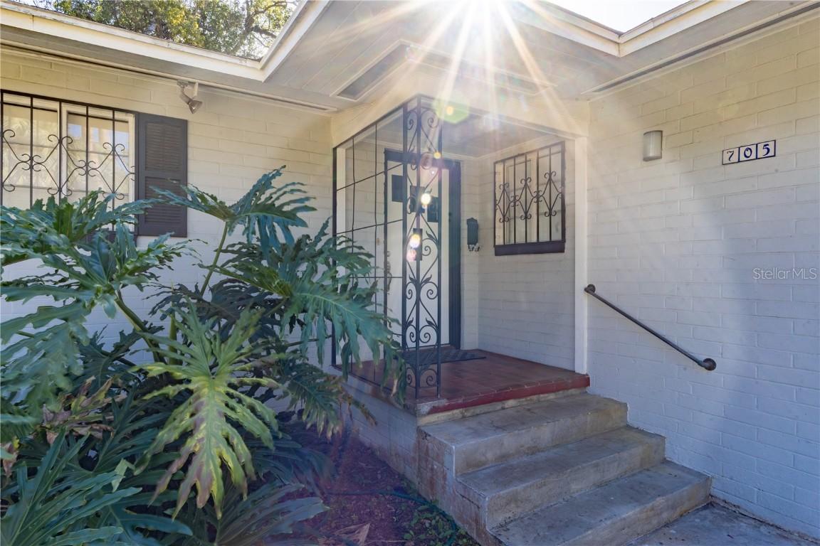705 NE 7th Ave., Gainesville, FL 32601
