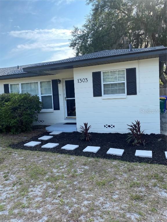 1303 Park Ave., Tavares, FL 32778
