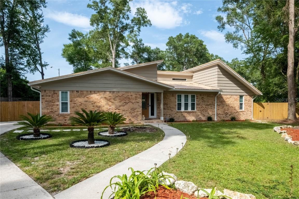 1613 SW 76th Ter., Gainesville, FL 32607