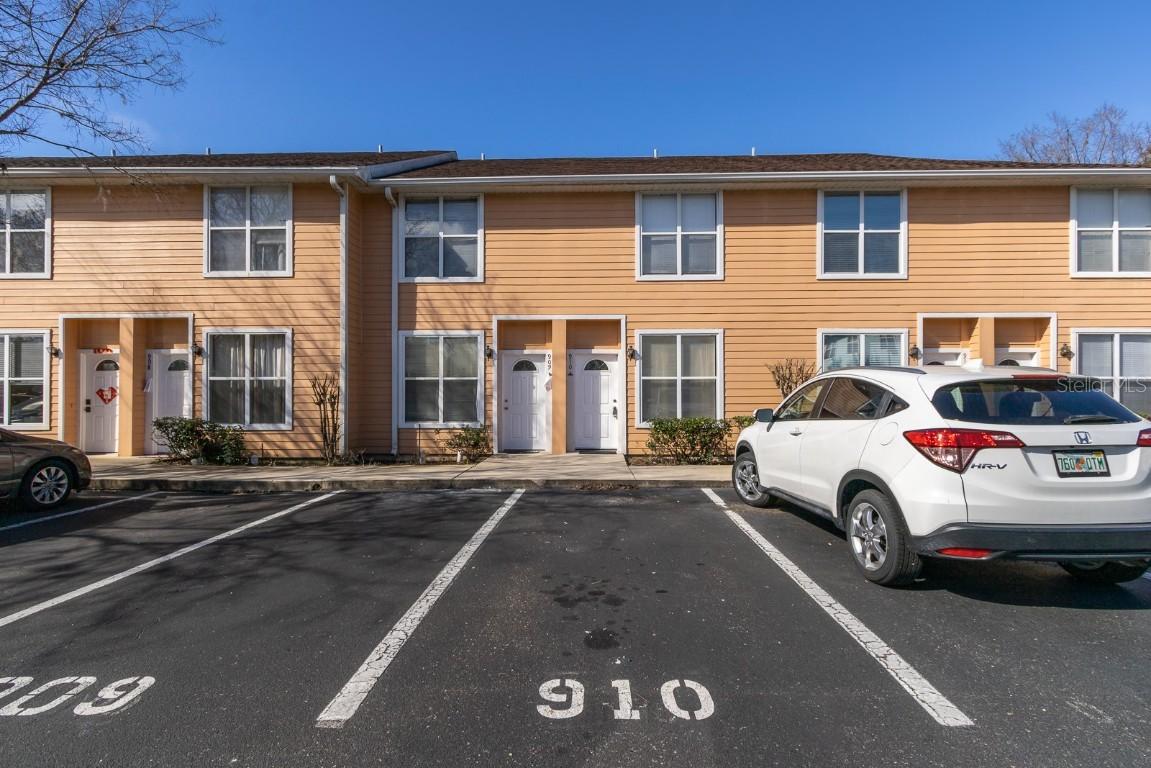 3970 SW 20th Ave Ave. #910, Gainesville, FL 32607