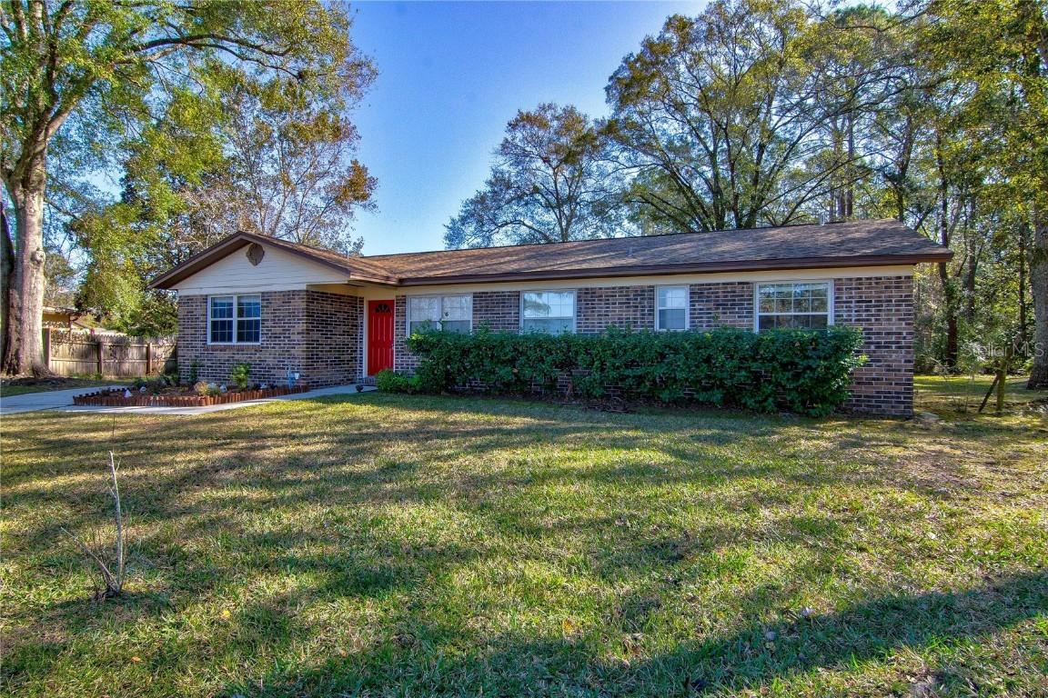 250 Deerwood Cir., Middleburg, FL 32068