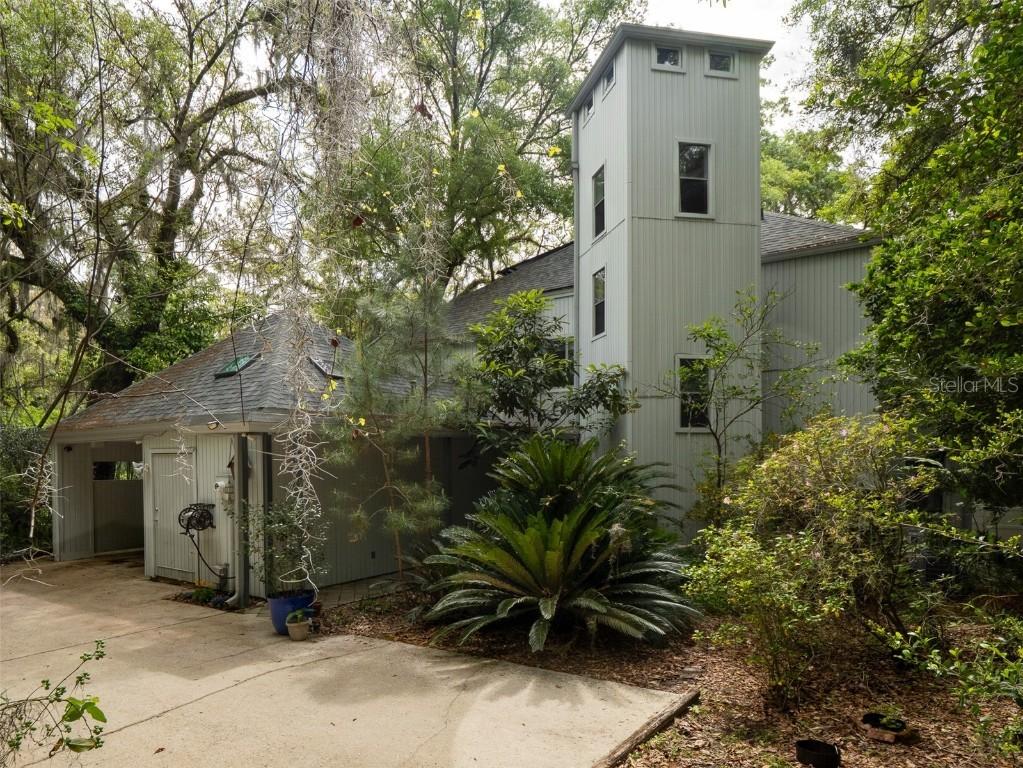 222 SW 27th St., Gainesville, FL 32607