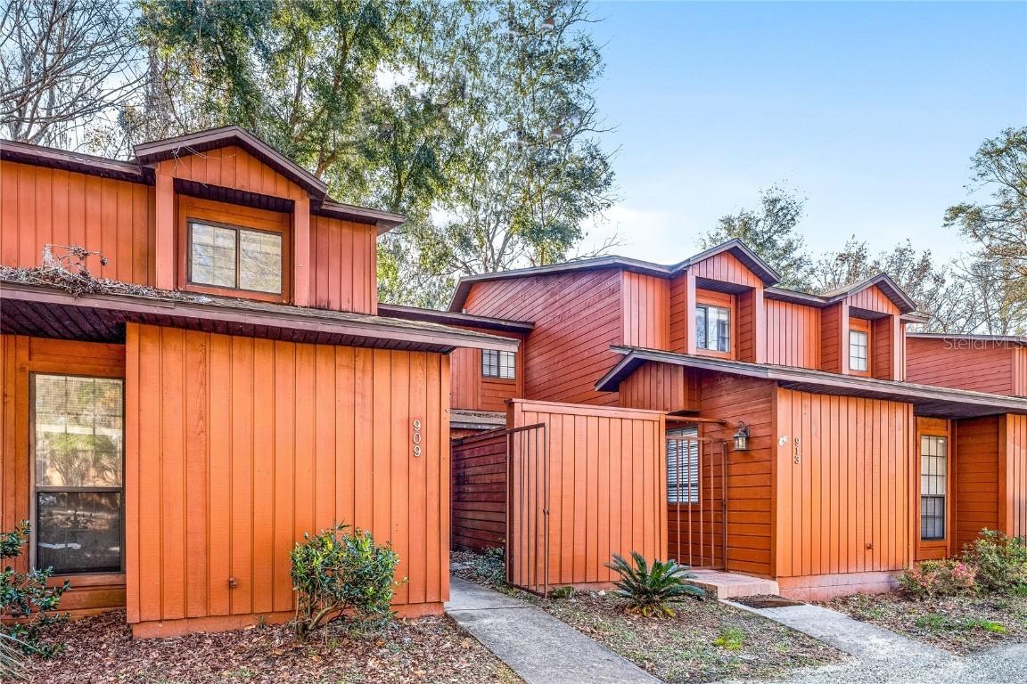 909 SW 57th Dr., Gainesville, FL 32607