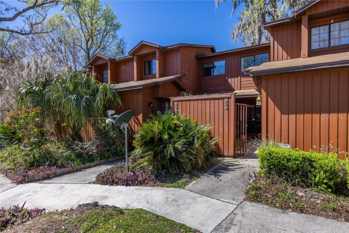 928 SW 55th Ter., Gainesville, FL 32607