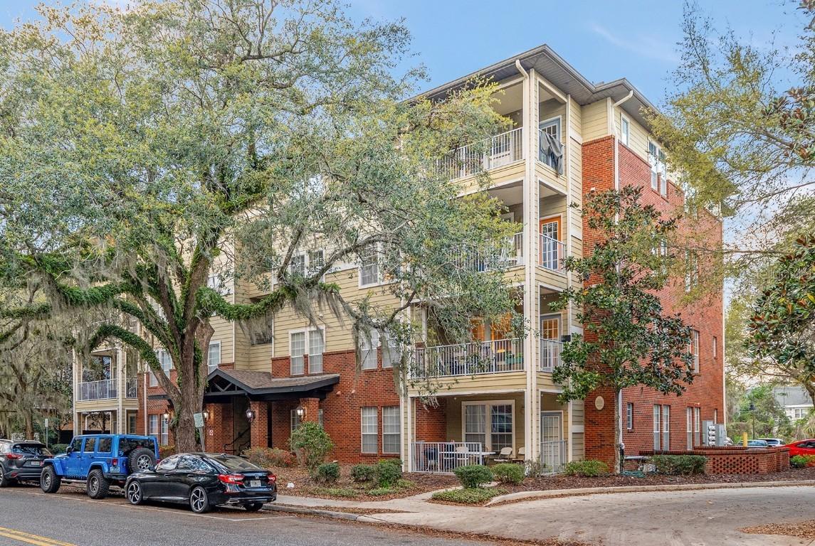1142 SW 9th Rd. #202, Gainesville, FL 32601