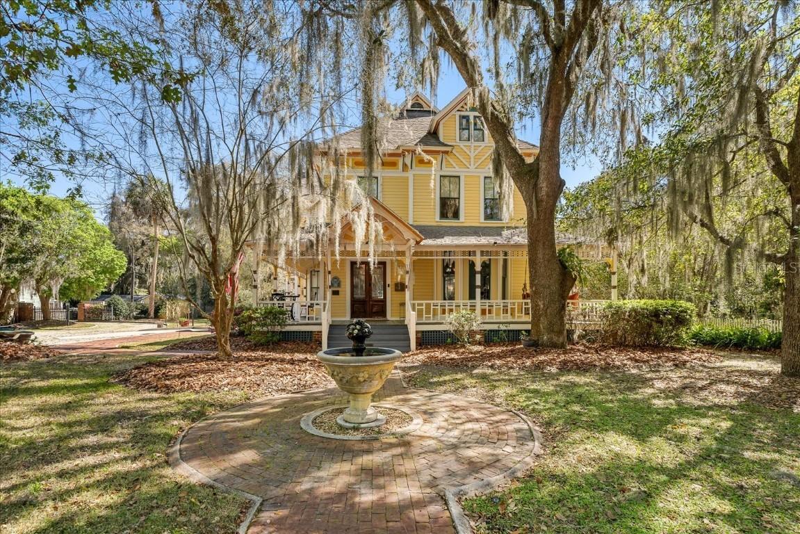 221 SE 7th St., Gainesville, FL 32601