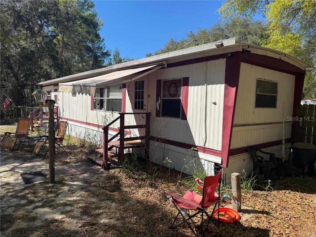 208 Lakeview Dr., Melrose, FL 32666