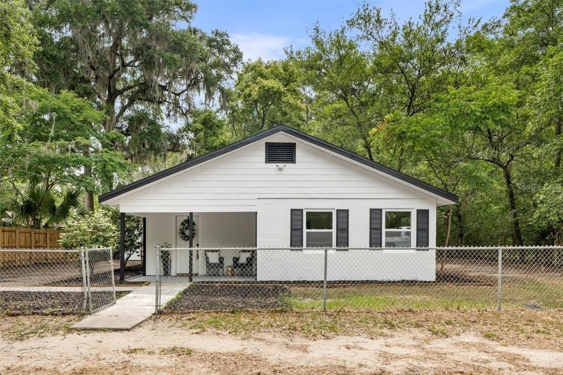 4120 NW 10th St., Gainesville, FL 32609