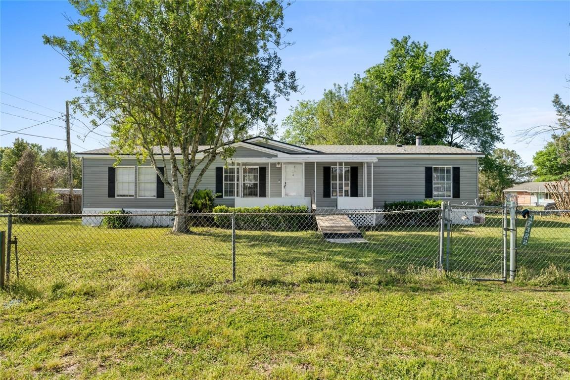 17382 Harrell St., Brooker, FL 32622