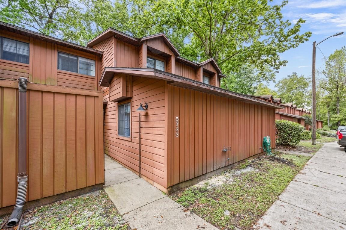5733 SW 10th Pl., Gainesville, FL 32607