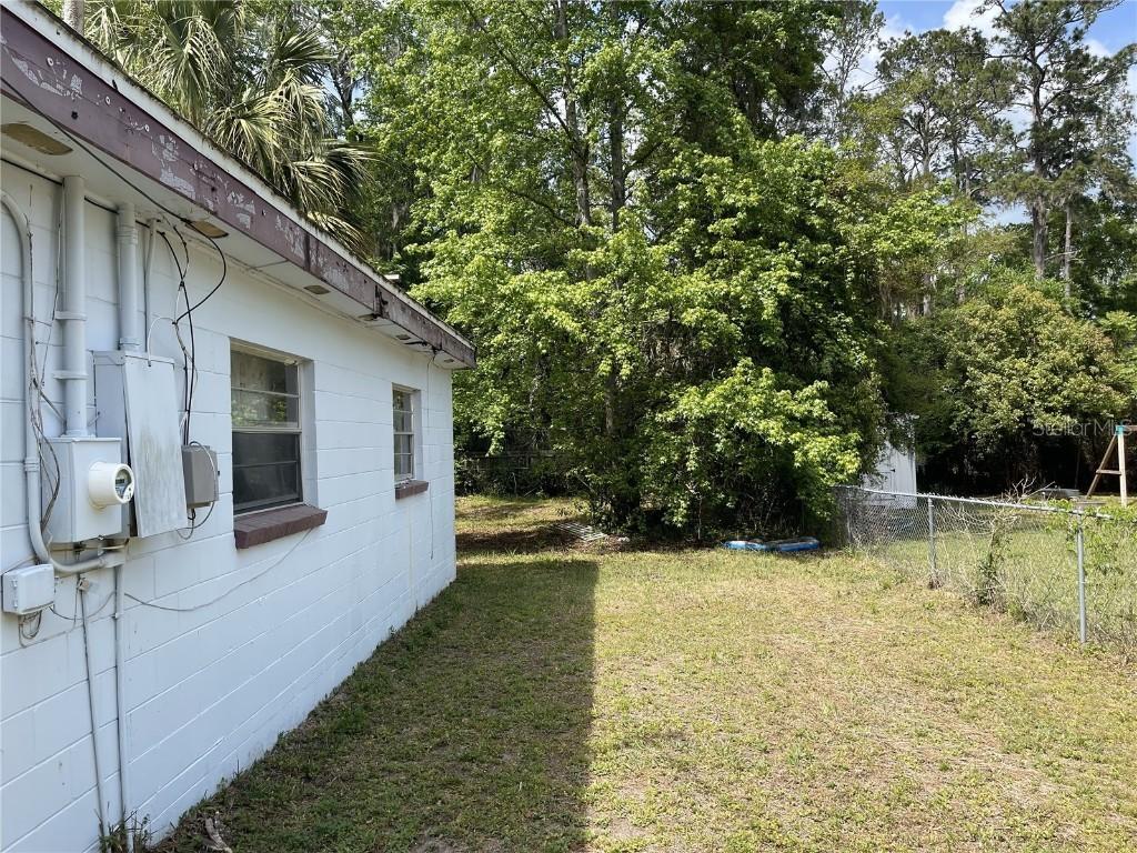220 NW 33rd Ave., Gainesville, FL 32609