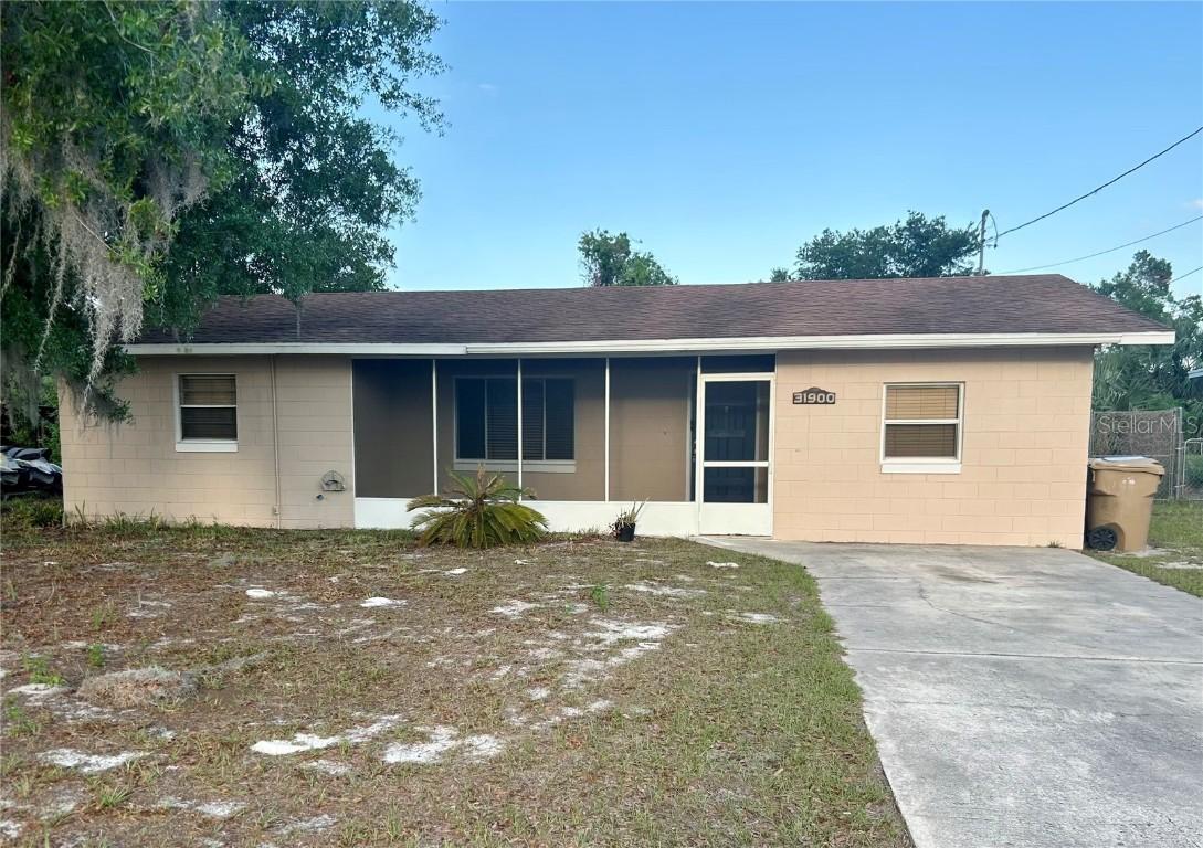 31900 Blanton Ln., Tavares, FL 32778
