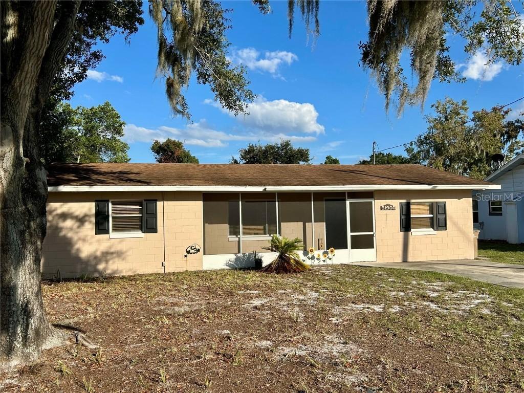 31900 Blanton Ln., Tavares, FL 32778