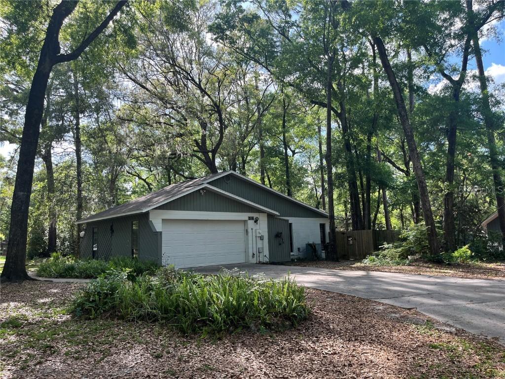 216 SW 75th Ter., Gainesville, FL 32607