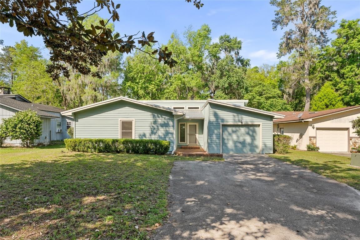 10626 Creek Dr., Alachua, FL 32615
