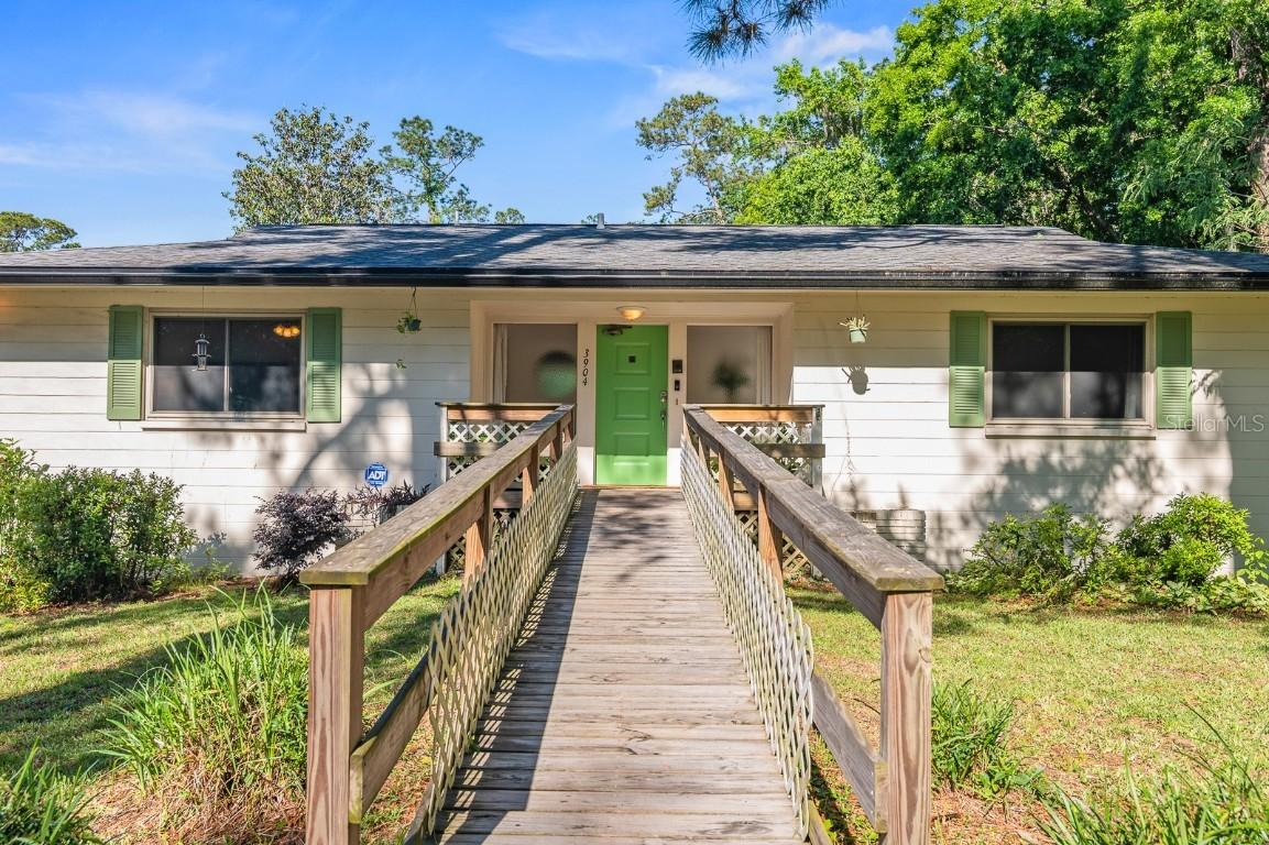 3904 NW 15th St., Gainesville, FL 32605