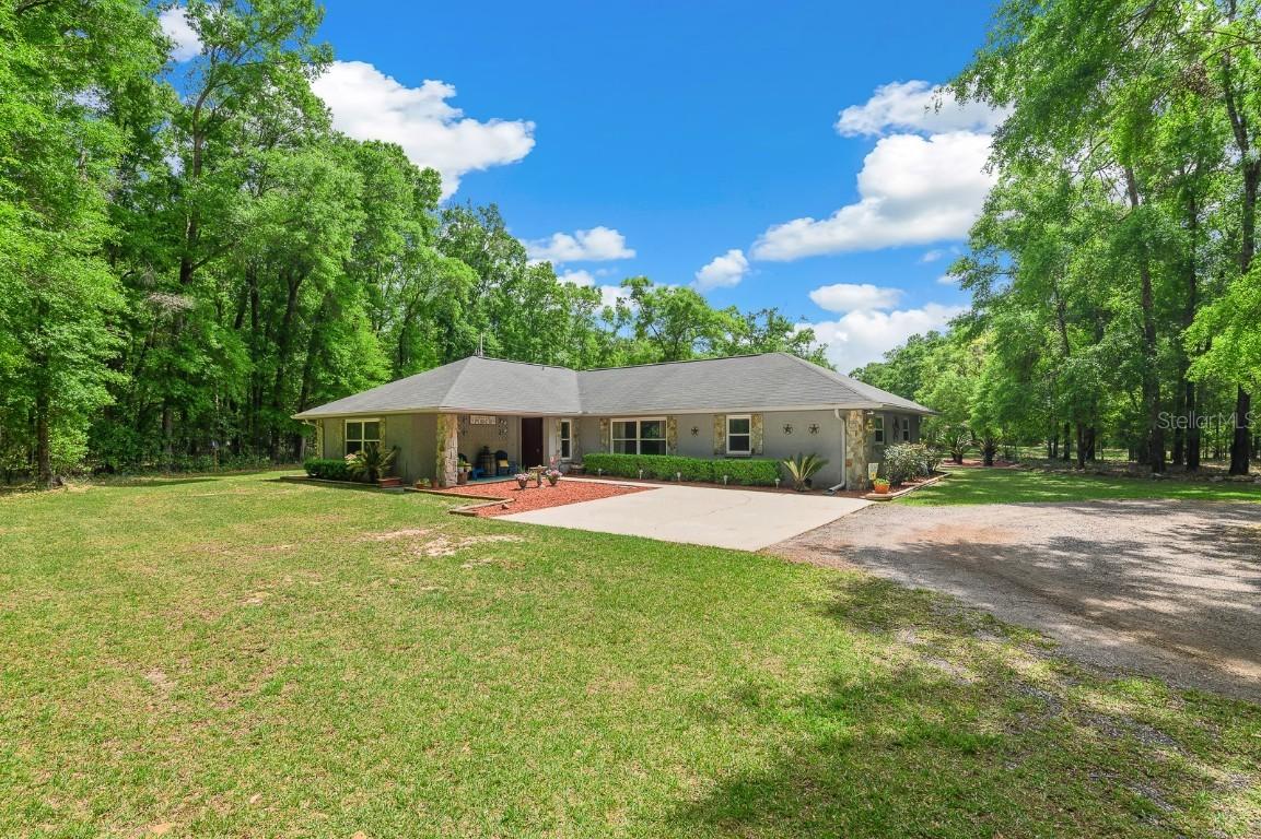 23719 and 23725 NW 142nd Ave., High Springs, FL 32643