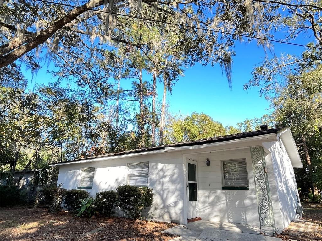 3105 NW 9th St., Gainesville, FL 32609