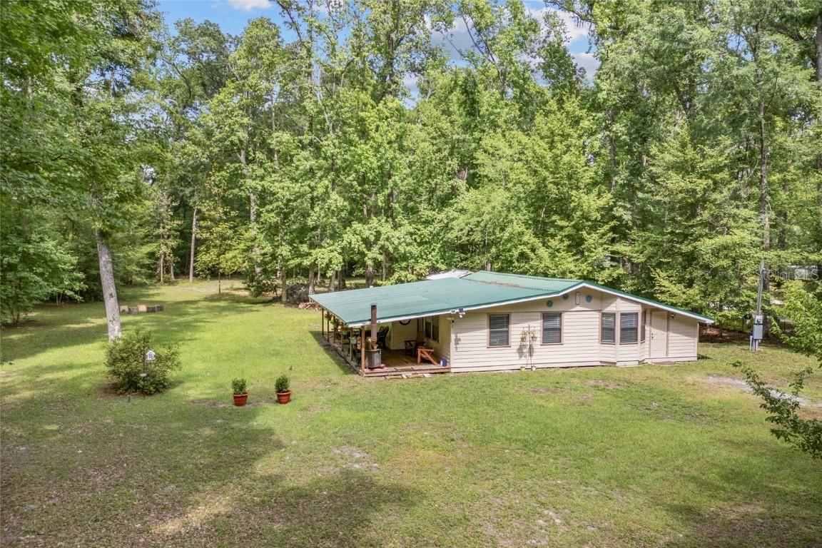 884 SW Washington Ave., Fort White, FL 32038