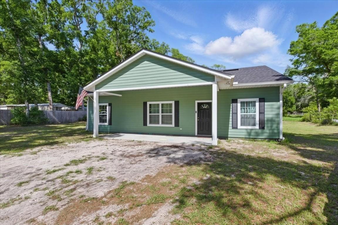 1180 Hough St., Bell, FL 32619