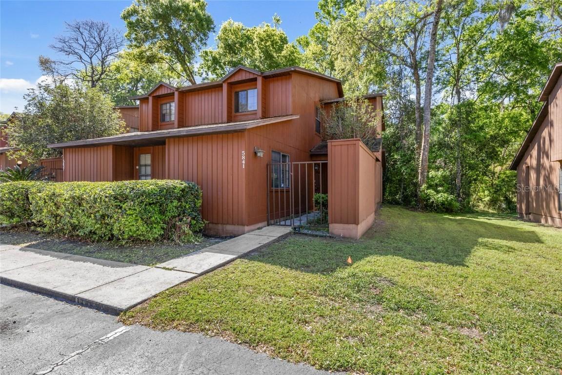 5841 SW 8th Pl., Gainesville, FL 32607