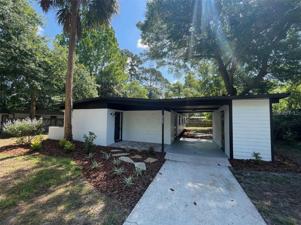 2903 NE 10th Dr., Gainesville, FL 32609