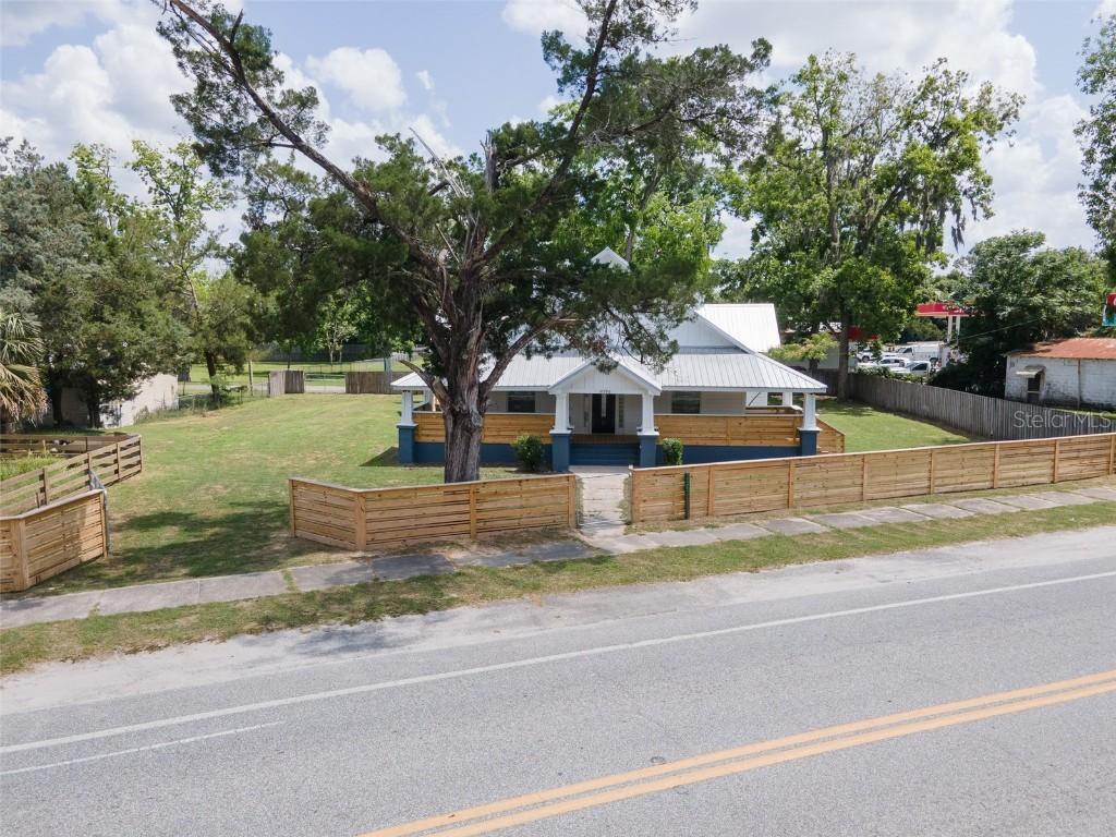 18996 Charlotte Ave., Brooker, FL 32622