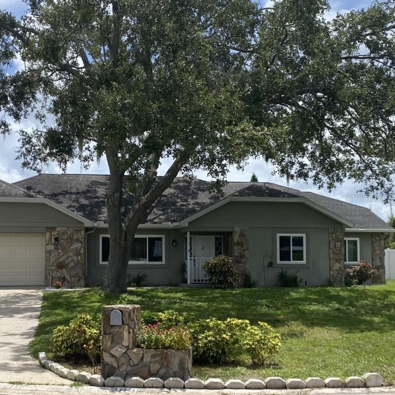 2204 Krista Ln., Brandon, FL 33511