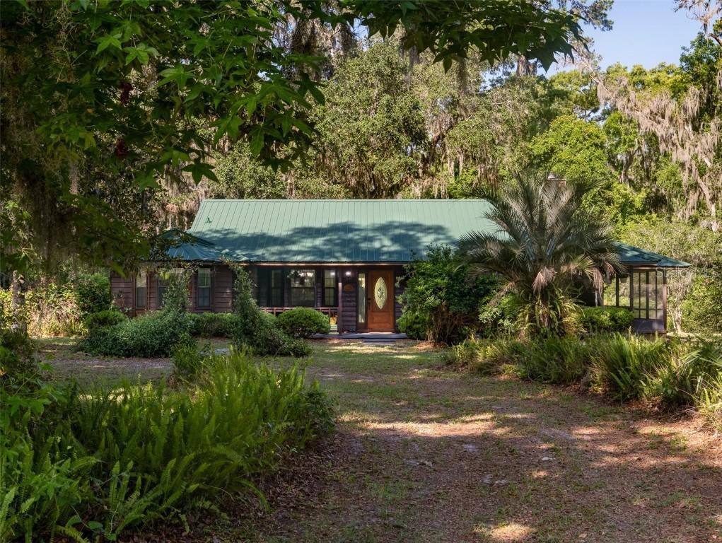 113 Myrtlewood Point Rd., East Palatka, FL 32131