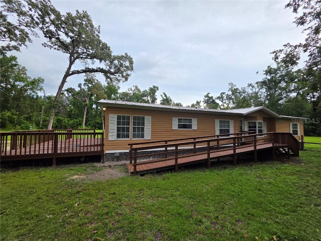 992 SW Newark Dr., Fort White, FL 32038