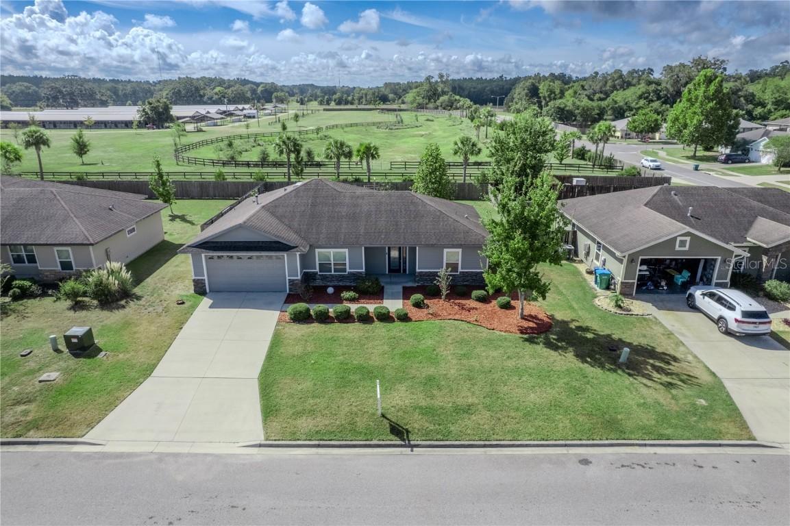 23211 NW 4th Pl., Newberry, FL 32669