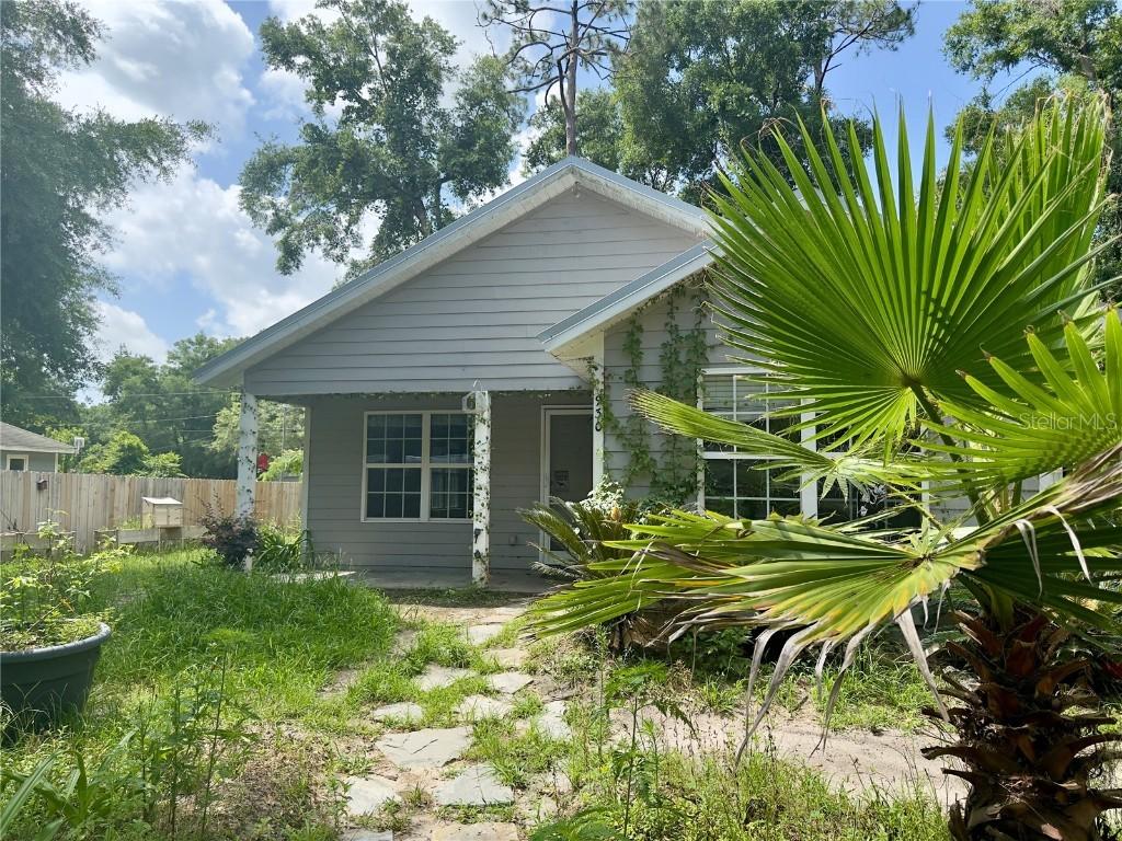 930 NE 14th Ave., Trenton, FL 32693