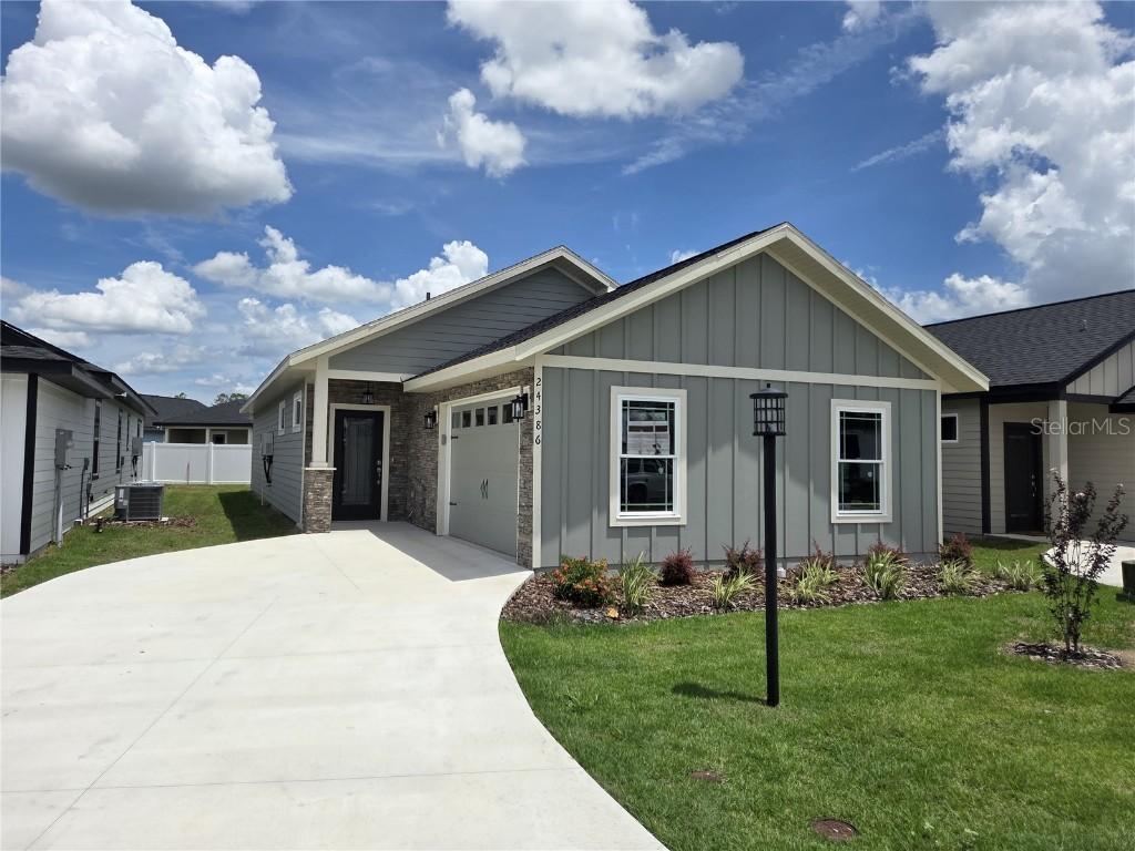 24386 SW 18th Ln., Newberry, FL 32669