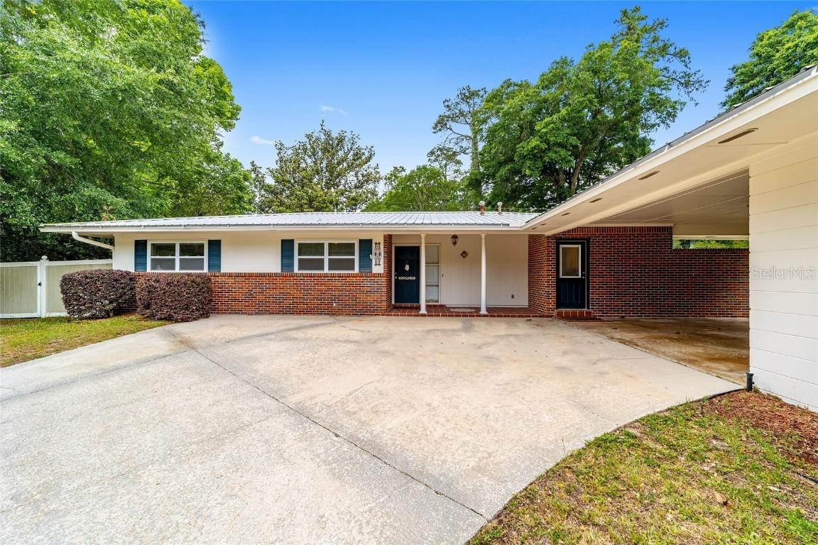 1716 NW 22nd St., Gainesville, FL 32605