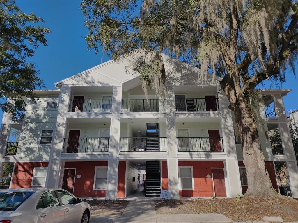 2360 SW Archer Rd #208, Gainesville, FL 32608