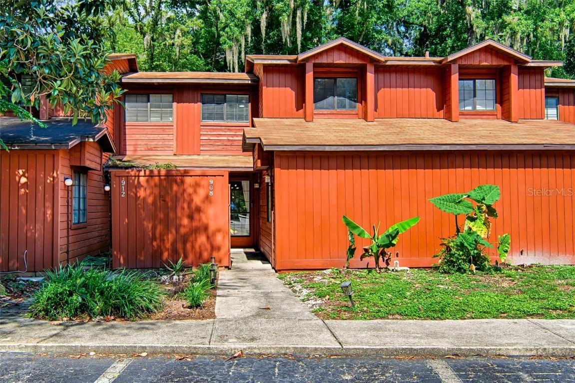 908 SW 55th Ter., Gainesville, FL 32607