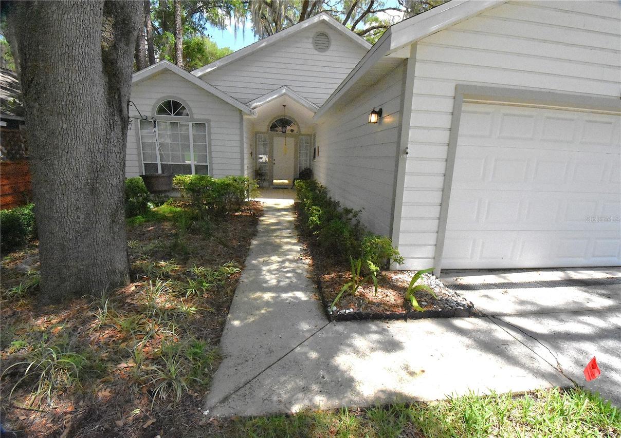 12314 NW 8th Pl., Newberry, FL 32669