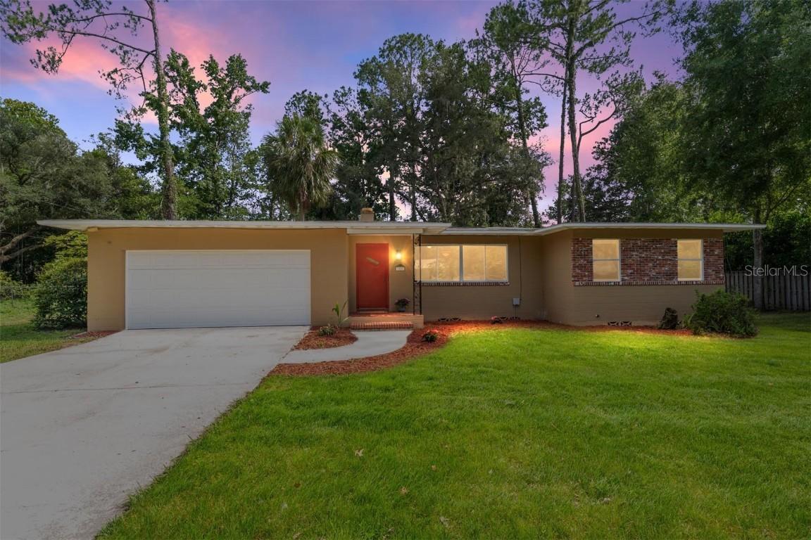3857 SW 4th Pl., Gainesville, FL 32607