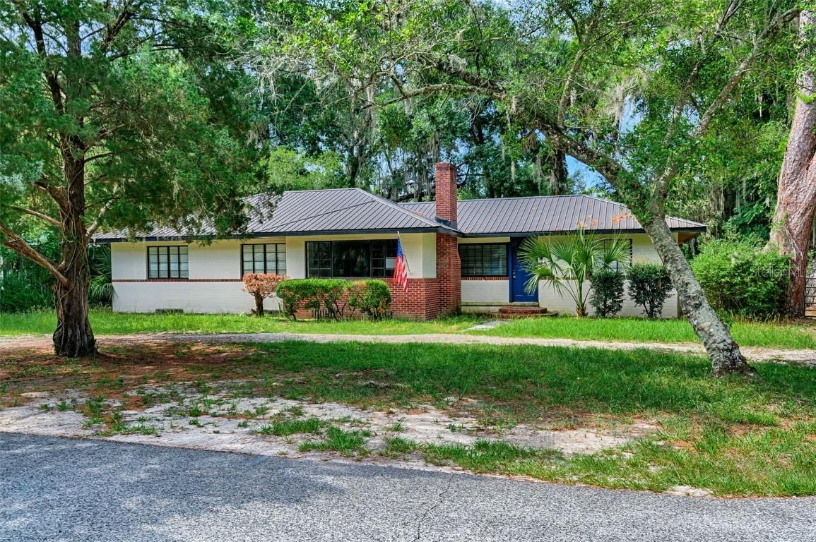 2227 NW 5th Pl., Gainesville, FL 32603