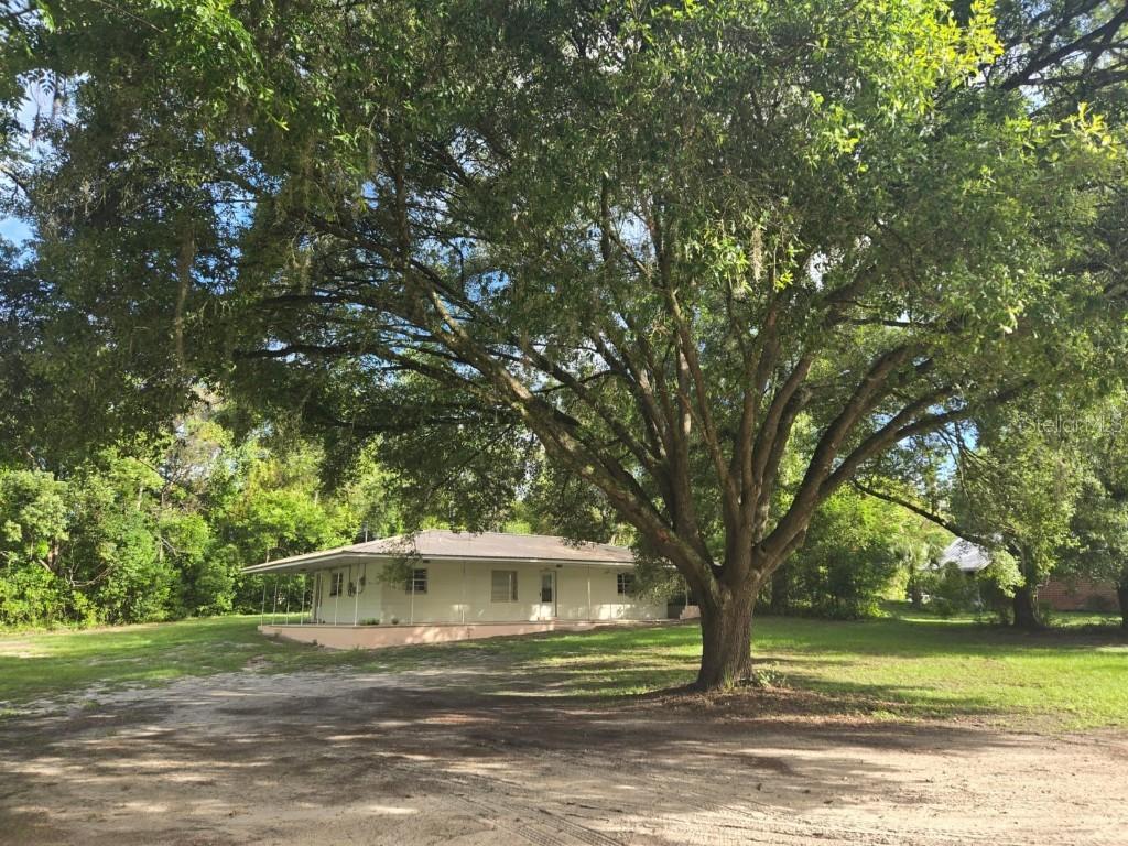 18566 NW 242nd St., High Springs, FL 32643