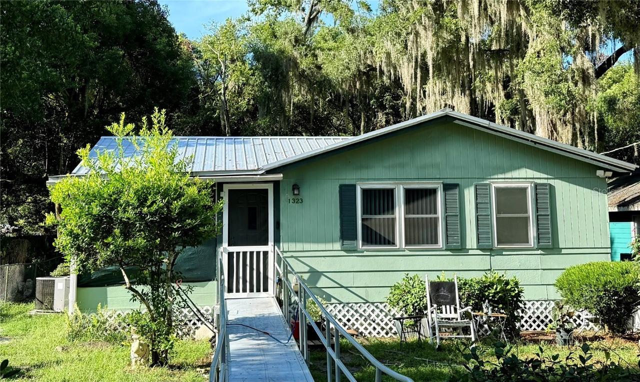 1323 SE 1st Ave., Gainesville, FL 32641
