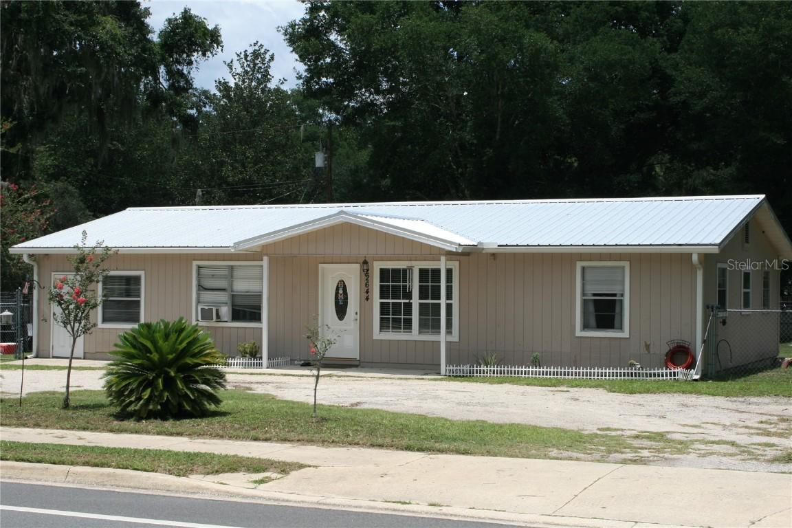 22644 SE Hawthorne Rd., Hawthorne, FL 32640