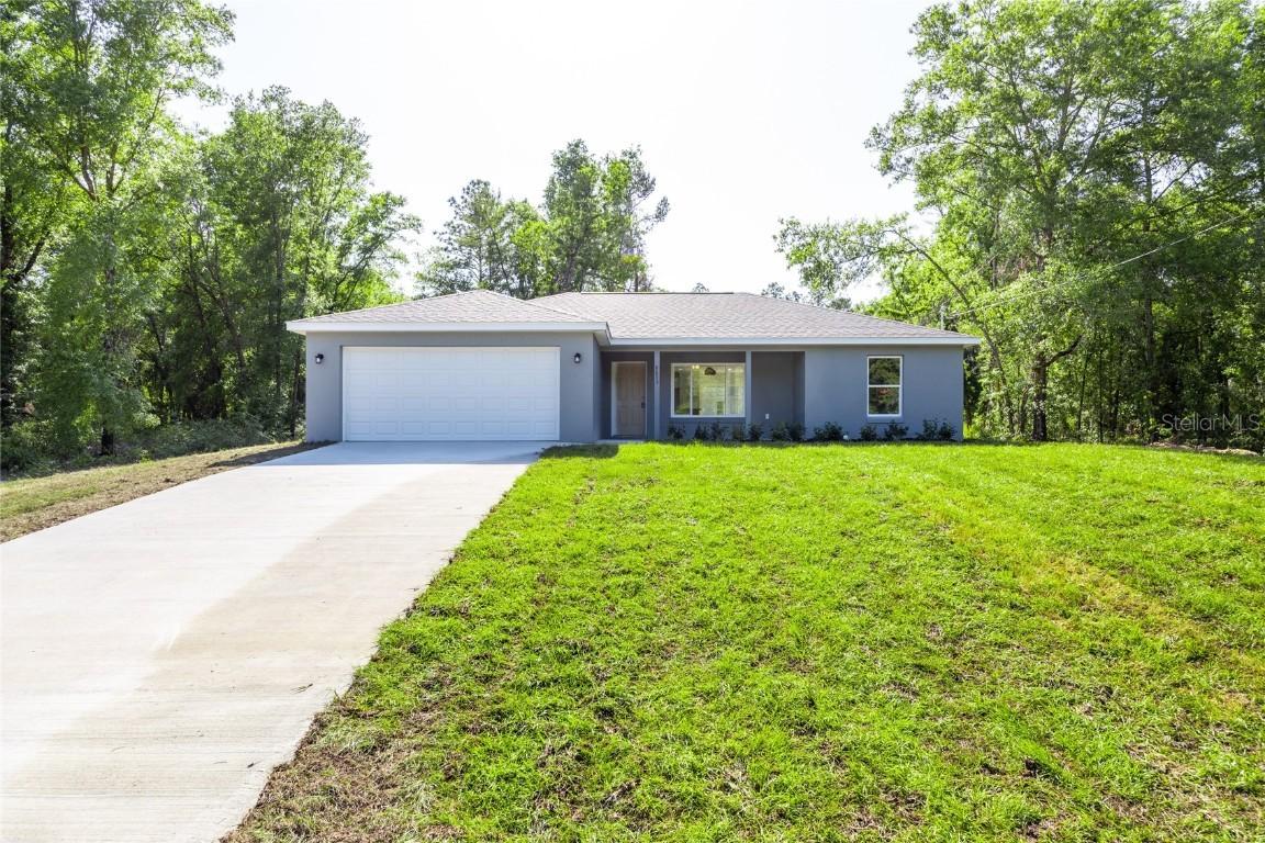 7 Fisher Pl., Ocklawaha, FL 32179