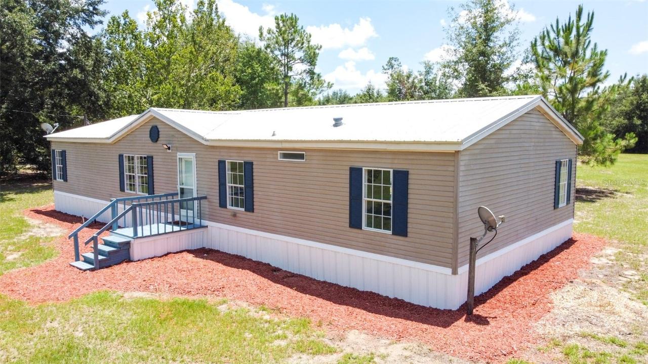 27913 SW 114th Pl., Newberry, FL 32669