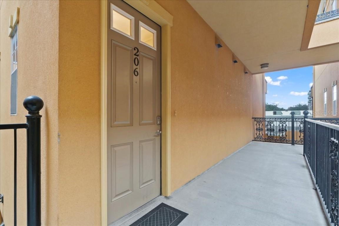325 NW 14th St. #206, Gainesville, FL 32603