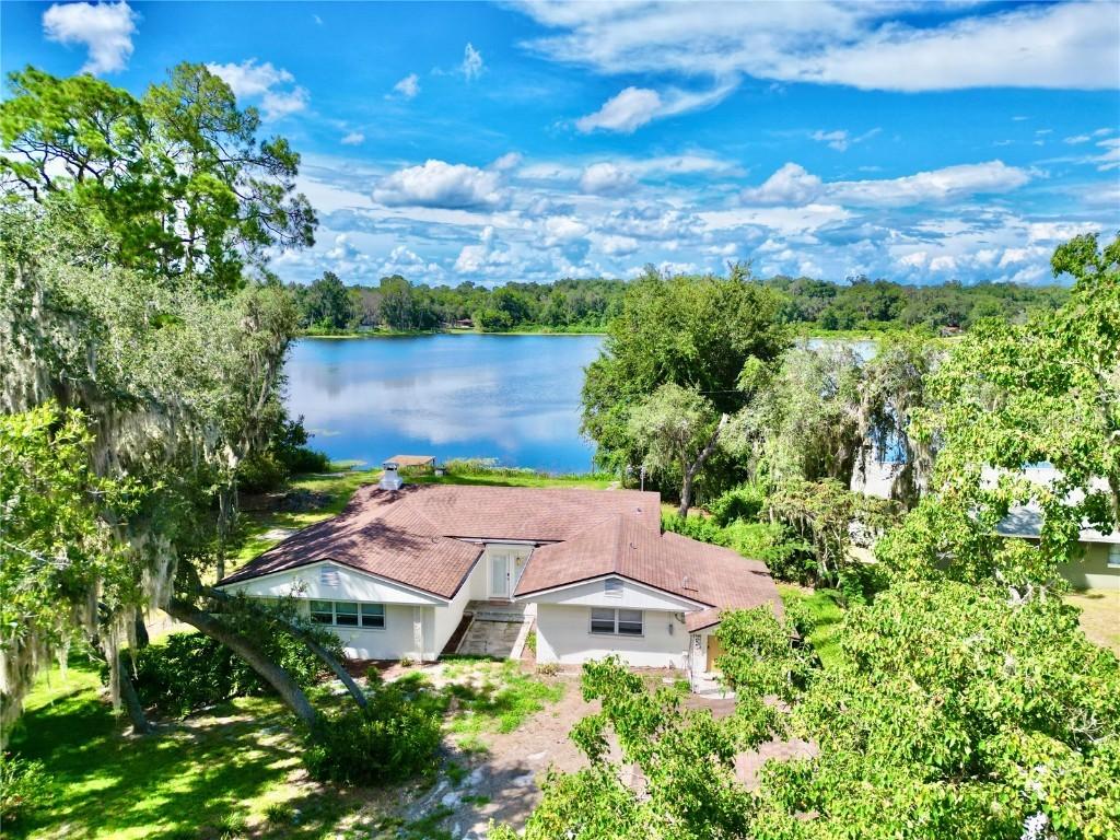 145 SE Depot Rd., Hawthorne, FL 32640