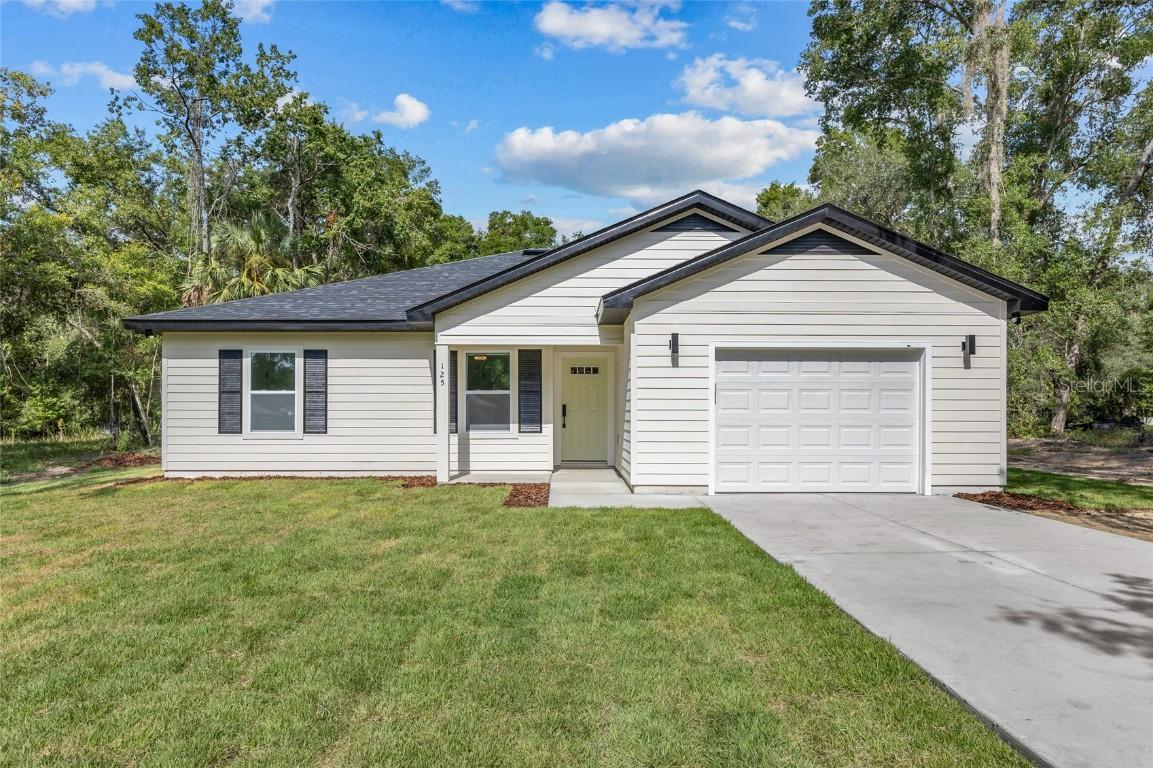 125 John St., Hawthorne, FL 32640